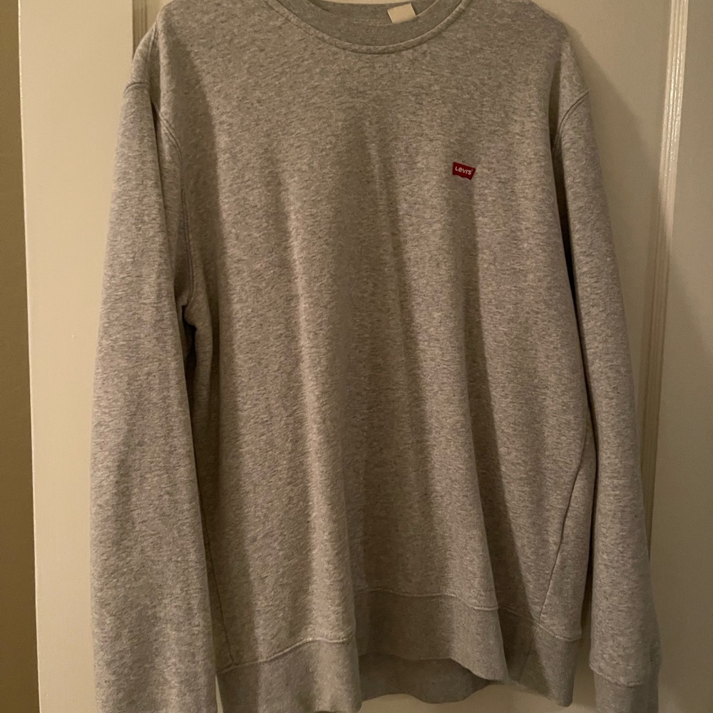 LEVI SIZE MEDIUM WORN ONCE GREY SWEATER